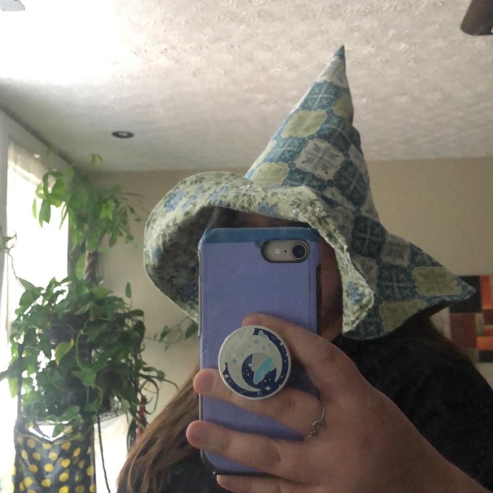 Summerween Witches Hat in reversible Green and Blue quilted pattern & floral - Picture 6 of 6